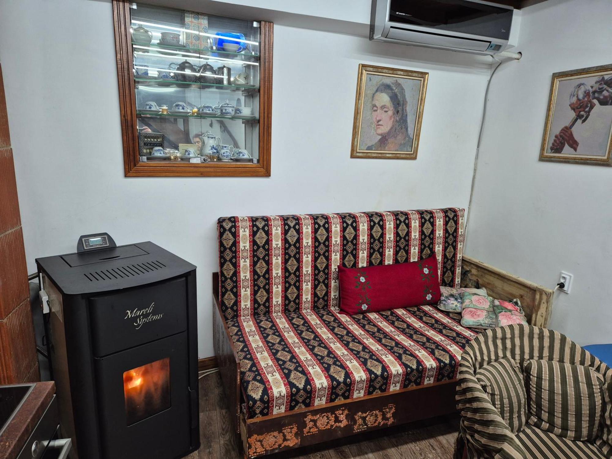 Modern And Old Lodge Sofia Ngoại thất bức ảnh